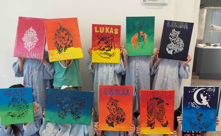 Leinwände mit Schablonen